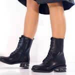 Naiste saapad, mustad