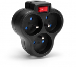 Kolme pistikupesaga elektriadapter l&uuml;litiga, must