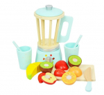 Puidust blender puuviljadega