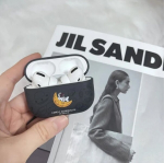&Uuml;mbris Air Pods PRO ja PRO 2 jaoks, Astronaut on the Moon