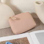 Minimalistlik l&uuml;hike rahakott, tahke v&auml;rvi m&uuml;ndikott, moekas t&otilde;mblukuga kaartide hoidja, mitmek&uuml;lgne v&auml;ike hoiukott v&otilde;tmete ja sularaha jaoks., Rožinis