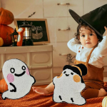Halloween-i dekoratiivpadi pehme kummitus pl&uuml;&uuml;sm&auml;nguasi valge 38 cm &mdash; halloween kaunistused, kummitus m&auml;nguasi, elutoa padi, s&uuml;gisesed kodukaunistused, laste kaisuloom, halloween kingitus, kodutekstiil