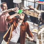 2 &otilde;llebong sulgeventiiliga - premium &otilde;llelehter lekkekindla korgiga - ideaalne kolledži pidudeks, l&otilde;busaks alkoholi joomiseks - &otilde;llejoomism&auml;ng s&uuml;nnip&auml;evadeks, j&otilde;uludeks, uusaasta pidudeks