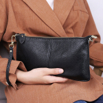 Ehete komplektid, Naturaalnahast &bdquo;Crossbody&ldquo; kott, must