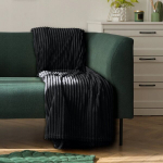 Pehme pl&uuml;&uuml;sist tekk Pati 160x200 must mikrofiiber