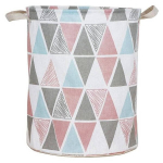 Pesukott ja m&auml;nguasjade korv &ndash; pastelsed kolmnurgad