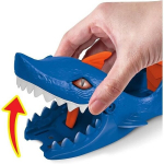 Hot Wheels Shark Ramp + Car Gvf43