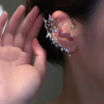 &Uuml;ksik Eksklusiivne Liblika Disain T&auml;is L&auml;ikivad Rhinestone K&otilde;rva M&auml;his Naine Kingitus, Sidabrinė vienvietė de&scaron;inė ausis