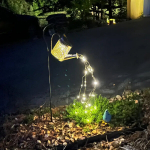 P&auml;ikesepatareiga Kastekann LED Tuledega - Retro Metallkannu Kujundus Aias, Rada, Terrassile., &Scaron;iltai balta