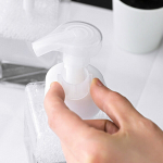 Vannitoatarvikud, pumbapudelid jaoturid Vannitoa vahumasin, mullitaja k&auml;tepesuks, vedel k&auml;tepuhastusvahend, 250 ml