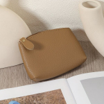 Minimalistlik l&uuml;hike rahakott, tahke v&auml;rvi m&uuml;ndikott, moekas t&otilde;mblukuga kaartide hoidja, mitmek&uuml;lgne v&auml;ike hoiukott v&otilde;tmete ja sularaha jaoks. variant-29971, Khaki spalva