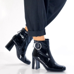 Naiste saapad, mustad