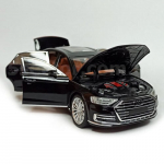 Auto Audi A8 Black 1:24 valguse ja heliga patareidel, must