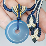 Mandala kaelakee, Juoda Ir Geltona