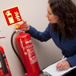 Ahejioo tulekustuti m&auml;rkide komplekt 6 tk, 15 x 15 cm, isekleepuv Pvc fotoluminestsentne tuleohutusm&auml;rk, ohutusm&auml;rgistus kontorisse, koju, ehitusplatsile, autosse - Iso-le vastavad tulekustuti kleebised