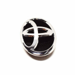 TOYOTA YARIS XP150 radiaatoriv&otilde;re embleem originaal 7531102140