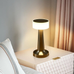 LED juhtmevaba lamp