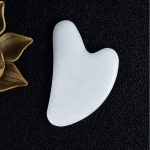 Gua Sha valge nefriit n&auml;omasseerija