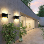 4 p&auml;ikeselambi komplekt v&auml;litingimustesse, p&auml;ikeselamp v&auml;litingimustes, p&auml;ikese seinavalgusti ip65 veekindel, seina prožektor reguleeritav 3 v&auml;rvi ja 180&deg; nurga all, pimeda valguse sensor aia terrassi seinavalgustile