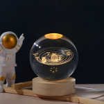 Kaasaegne 3D Kristallkuul LED &Ouml;&ouml;valgusti - Saturni ja P&auml;ikeses&uuml;steemi Disain | USB-toitega Poleeritud Viimistlus Kodu Sisustuseks, Saulės sistema