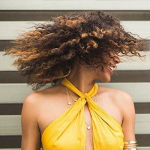 Ogx Niisutav kookos&otilde;li lokkis juukse p&auml;rast &scaron;ampooni, 385 ml - 97192