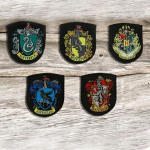 Distrineo Harry Potter embleemid - teaduskondade vapid, 5 tk