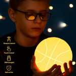 Balkwan korvpalli &ouml;&ouml;lamp poistele, 16 v&auml;rvi vahetav spordi kuu lamp lastele, dimmerdatav kaugjuhtimispuldiga, kodukaunistus, s&uuml;nnip&auml;evakingitused lastele poistele (15 cm)