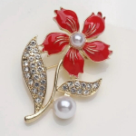 Unikaalse disainiga pross Flower and pearl