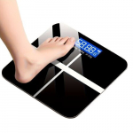 T&auml;psed elektroonilised vannitoakaalud KT5