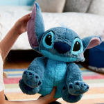 Ametlik Disney Store Stitch pehme m&auml;nguasi lastele, keskmine, 38 cm, tikandiga, pl&uuml;&uuml;sist pealispinnaga ja liigutatavate lontis k&otilde;rvadega, sobib alates 12. elukuust