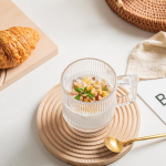 Insetlan Ribiliste klaaside komplekt 6 tk, 295 ml vertikaalsete triipudega klaasid k&auml;epideme ja alusega, ribilised long drink klaasid, veeklaasid, ideaalsed koju, restoranidesse ja pidudele, n&otilde;udepesumasinas pestavad