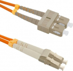 Qoltec kiudoptiline patchcord SC/UPC &ndash; LC/UPC | mitmerežiimiline | 50/125 | OM2 | dupleks | 3 m