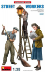 Liimitav mudel MiniArt 38081 Street Workers 1/35