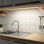 Soaiy led dimmerdatav valgusti kapi alla 58 cm k&ouml;&ouml;gilamp 4500 mah laetav aku kapivalgustus puutetundliku taimeriga 3 v&auml;rvi led riba magnetiline valgusriba k&ouml;&ouml;gikapi garderoobi jaoks