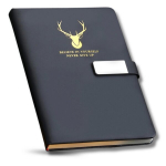 Must A5 m&auml;rkmik &ndash; elegantne lukuga planer kuldse hirve mustriga