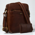 Meeste naturaalnahast kott Peterson v&otilde;tmetaskuga, pruun