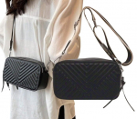 Nahast k&auml;ekott, must &otilde;lakott, elegantne tepitud naistekott