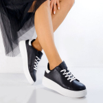 Pehmest kunstnahast mustad vabaaja jalatsid