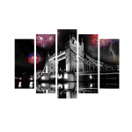 Viieosaline reproduktsioon Tower Bridge ja ilutulestik