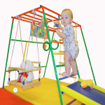 Kodune m&auml;nguv&auml;ljak v&auml;ikelastele vanuses 6 kuud kuni 4 aastat "p&uuml;ramiid-biom" (mitmev&auml;rviline)