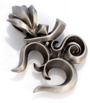 Bico "Hindu Om" Satiin h&otilde;bedane viimistletud ripats (E324), Golden