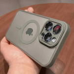 iPhone 15 MagSafe, hall