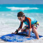 Costway Bodyboard kerge rannaujumislaud lastele ja t&auml;iskasvanutele 106cm sinine