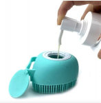 Silikoonharja loomadele &scaron;ampooni mahutiga