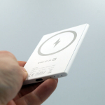 EVELATUS 3000mAh &uuml;li&otilde;huke akupank juhtmevaba laadimisega EVEP03PBSSW Valge