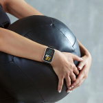 Kwmobile 2 x huawei watch fit 2 &uuml;hilduv &uuml;mbris - t&auml;iskorpusega treeningukella &uuml;mbriste komplekt, valmistatud klaasist - l&auml;bipaistev must