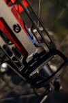 Fixplus + bikepacking cargo cage s kinnitamiseks pudelihoidja aasadega v&otilde;i aasadega kahvlil - "porsche" kaubapuuri seas