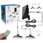 Kaks dekoratiivset p&auml;ikesepatareidel t&ouml;&ouml;tavat aiavalgustit