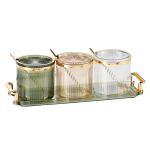 Kummut, kapid, akr&uuml;&uuml;list maitseainepurgid &ndash; l&auml;bipaistvast plastikust maitseainekarbi komplekt kaane, lusikate ja kandikuga, segav&auml;rvid