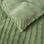 Talvine voodipesukomplekt pl&uuml;&uuml;sist pehme soe flanell roheline 155x220 cm &mdash; mikrokiust voodipesu, magamistoa komplekt, talvine voodipesu, tekikott, kodutekstiil, voodipesu 155x220, soe p&auml;evatekk